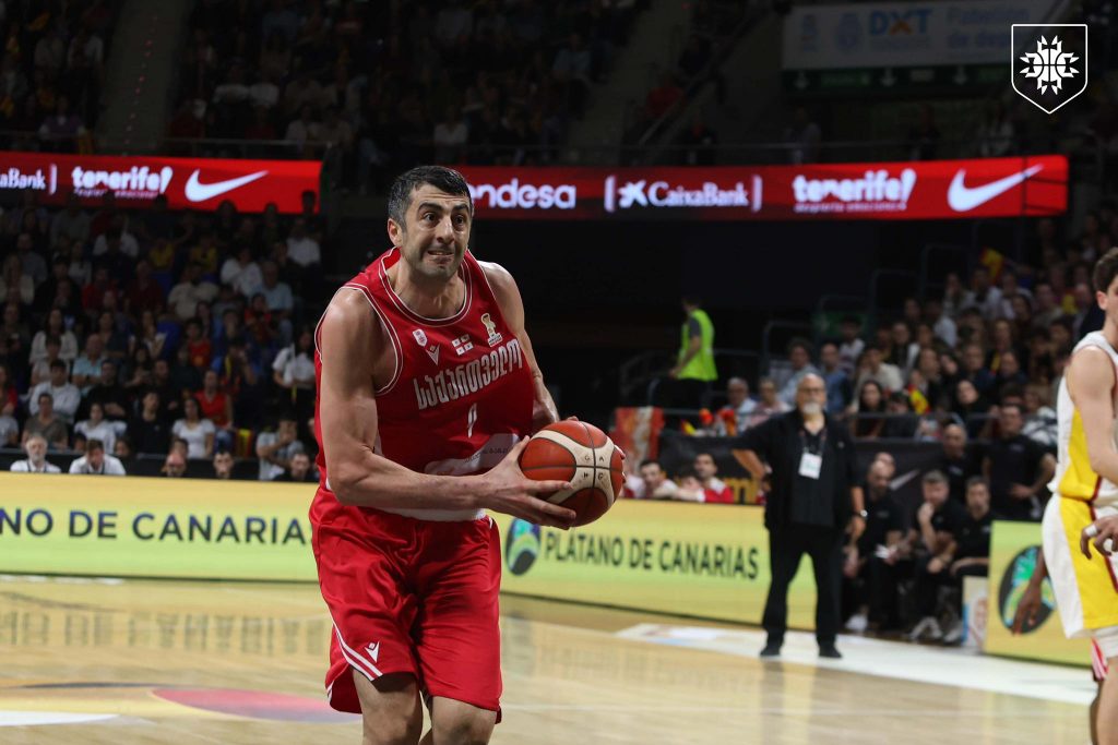 შერმადინის სანაკრებო კარიერის ბოლო მატჩი ტენერიფეში და ნაკრების მარცხი ესპანეთთან