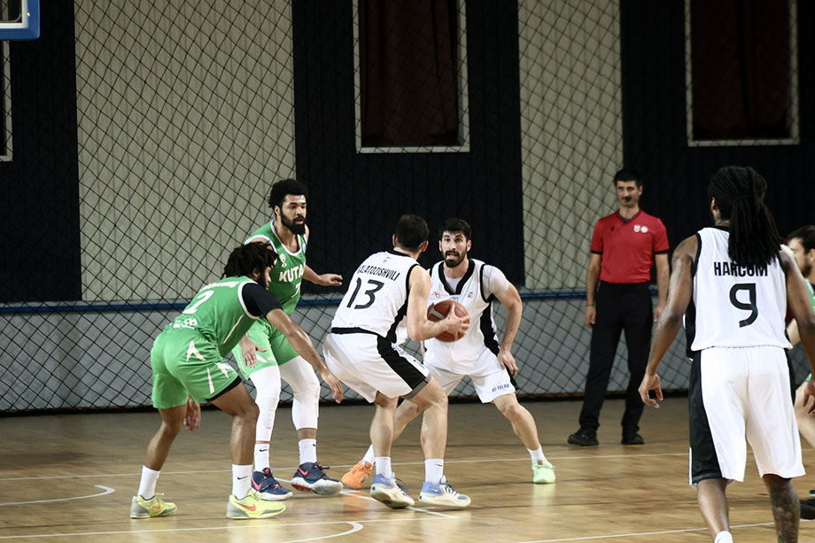 სუპერლიგის 21-ე ტური კახეთში დაიწყო | ქუთაისმა თელავი დაამარცხა